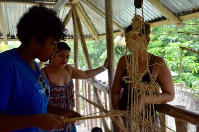Tisser Les Rêves: Travail de macramé avec fibre de Cabuya