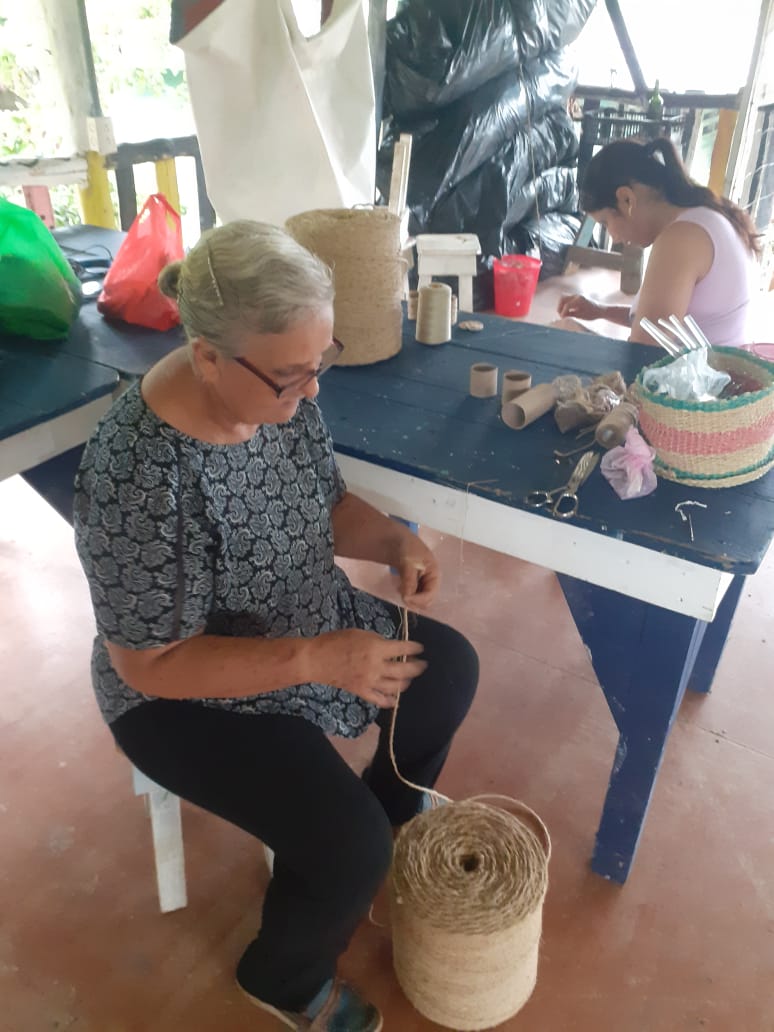 Tisser Les Rêves: Travail de macramé avec fibre de Cabuya